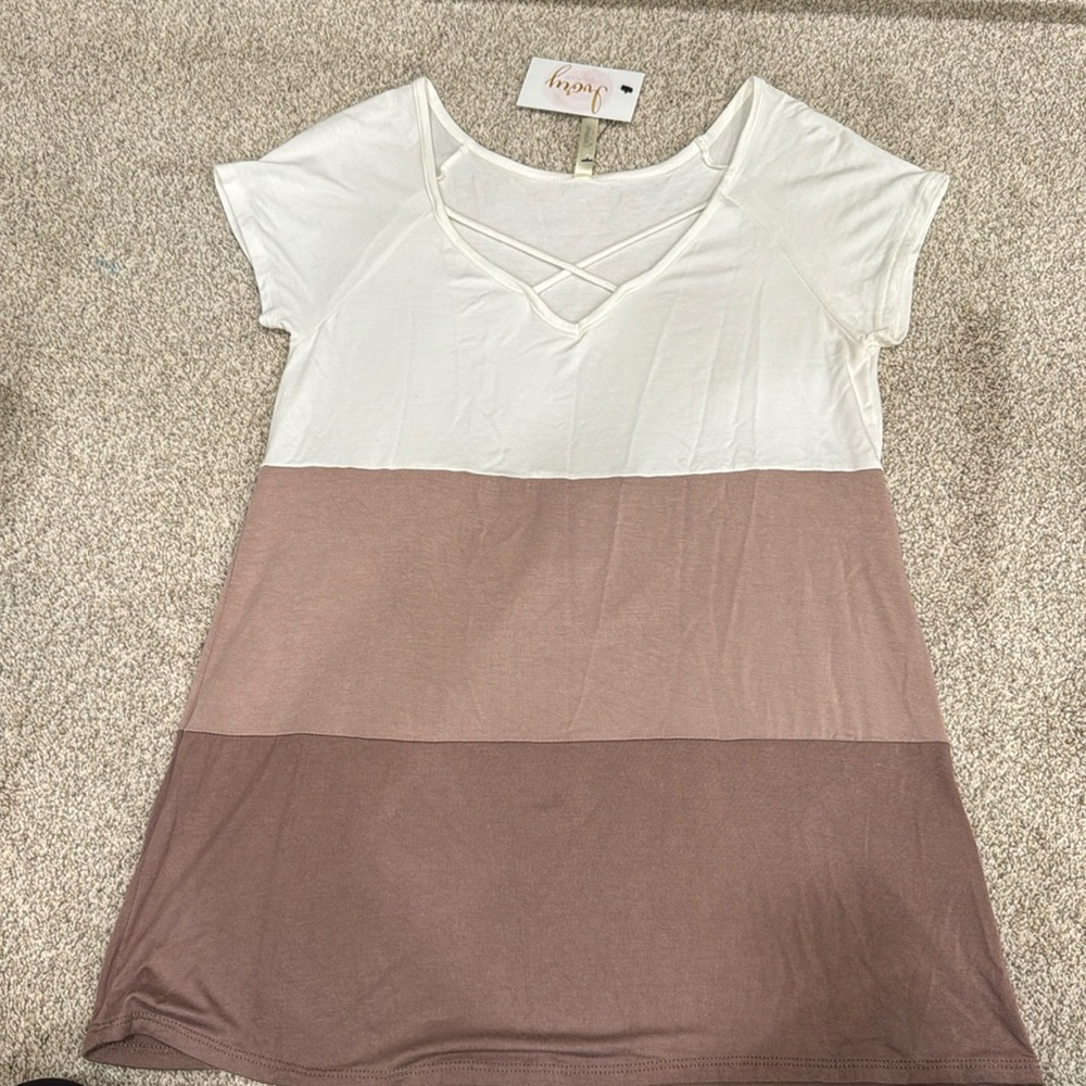 Size medium, never worn women’s top